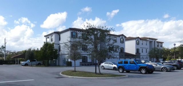 9052 Gulf Run Way C6, Lake Worth, FL 33467