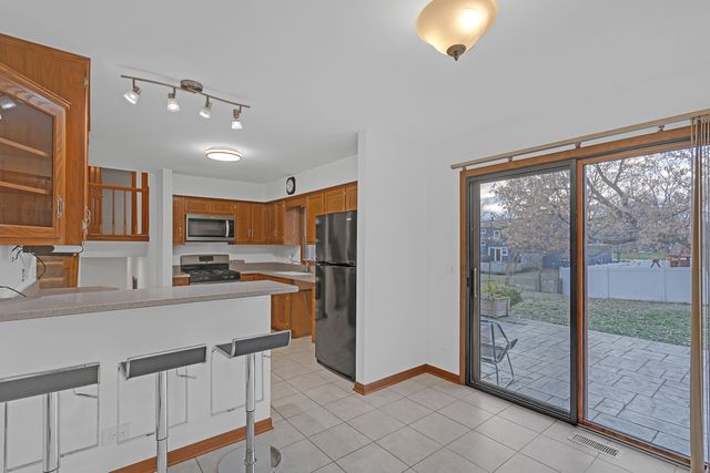 1N280 Morse Street, Carol Stream, IL 60188