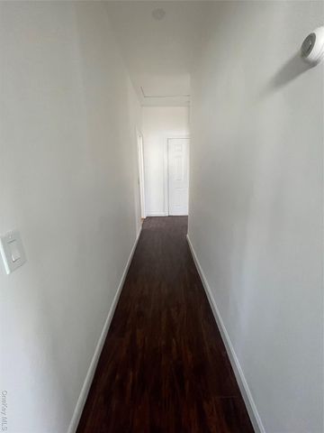 70 Dobbs Ferry Road, White Plains, NY 10607