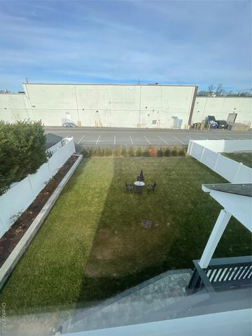 70 Dobbs Ferry Road, White Plains, NY 10607