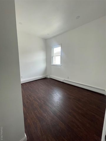 70 Dobbs Ferry Road, White Plains, NY 10607