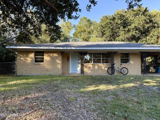 141 Hickory Drive, Ocean Springs, MS 39564