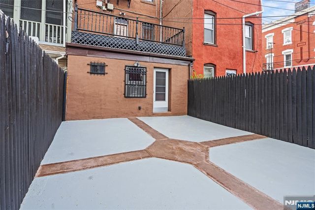 800 Ocean Avenue 1, Jersey City, NJ 07304