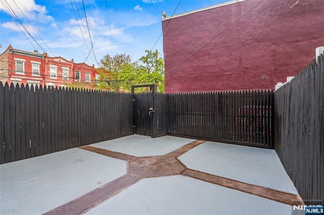 800 Ocean Avenue 1, Jersey City, NJ 07304