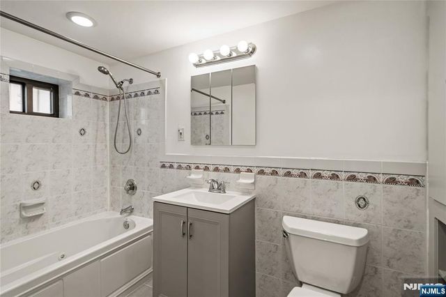 800 Ocean Avenue 1, Jersey City, NJ 07304