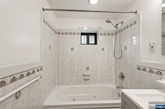 800 Ocean Avenue 1, Jersey City, NJ 07304