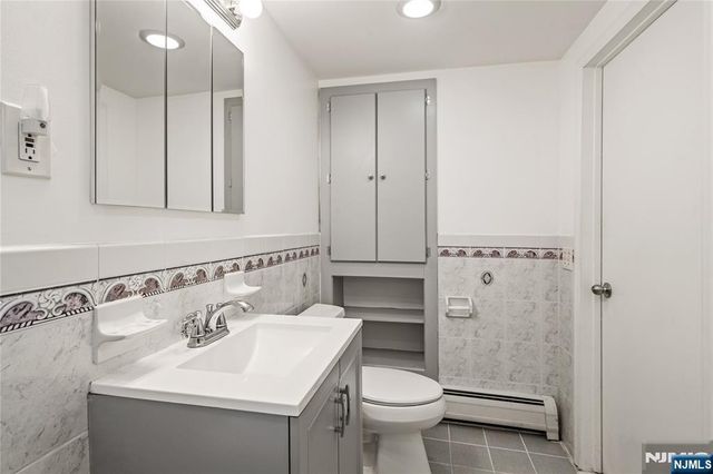 800 Ocean Avenue 1, Jersey City, NJ 07304