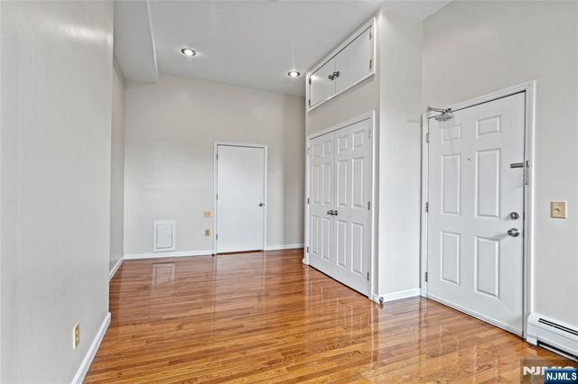 800 Ocean Avenue 1, Jersey City, NJ 07304