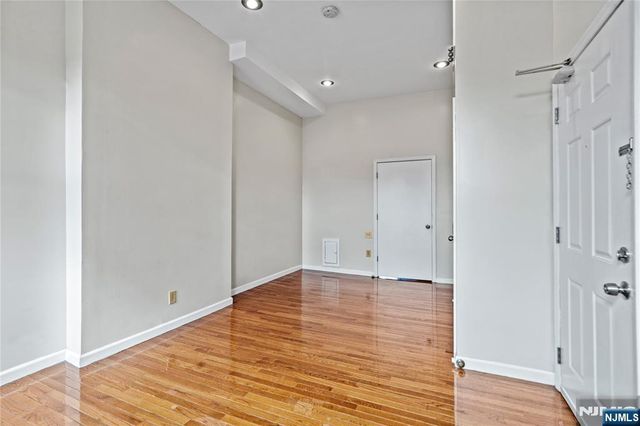 800 Ocean Avenue 1, Jersey City, NJ 07304