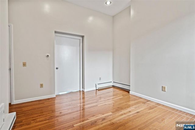 800 Ocean Avenue 1, Jersey City, NJ 07304