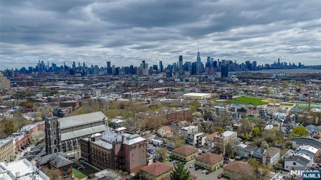 800 Ocean Avenue 1, Jersey City, NJ 07304