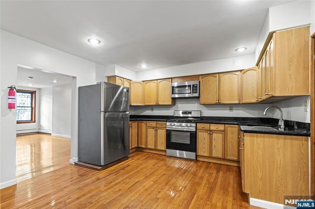 800 Ocean Avenue 1, Jersey City, NJ 07304