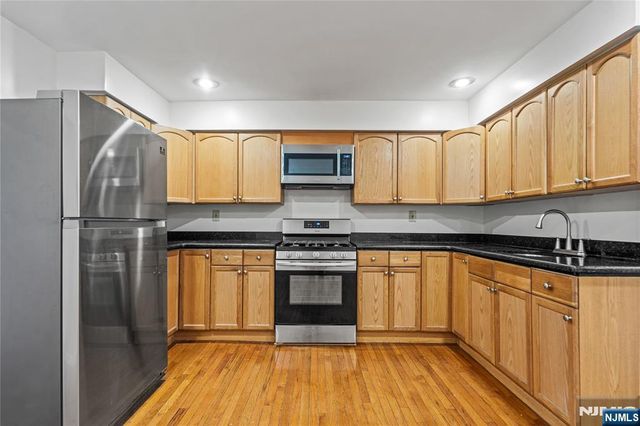 800 Ocean Avenue 1, Jersey City, NJ 07304