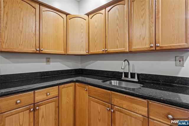 800 Ocean Avenue 1, Jersey City, NJ 07304