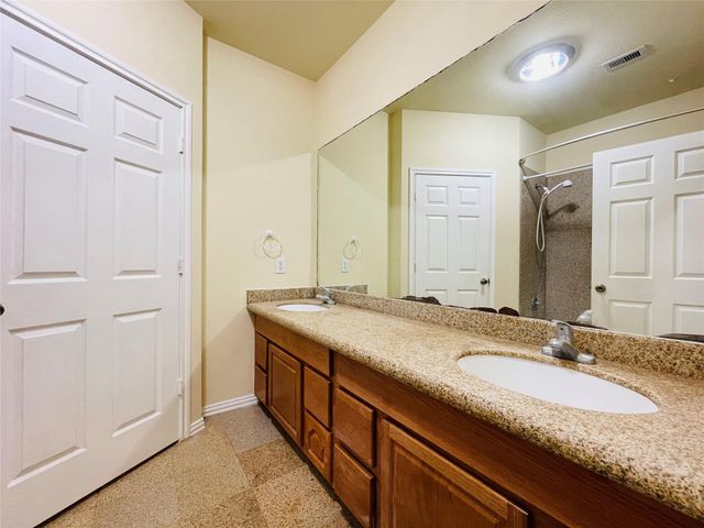 9400 Bellaire Blvd 603, Houston, TX 77036