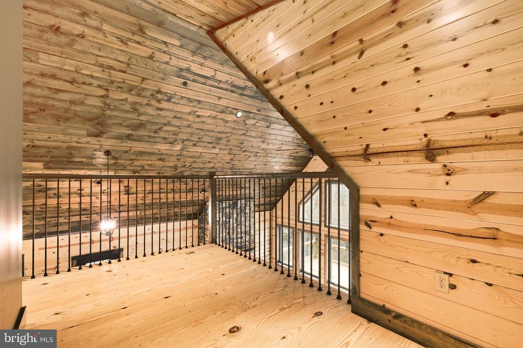 Image 16 of property listing at 2 NATURE RUN, Mc Henry, MD 21541