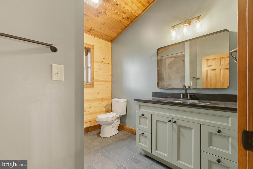 Image 18 of property listing at 2 NATURE RUN, Mc Henry, MD 21541