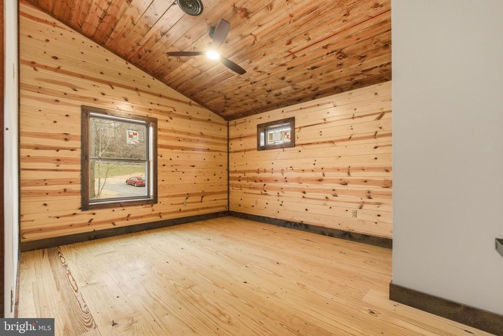 Image 22 of property listing at 2 NATURE RUN, Mc Henry, MD 21541