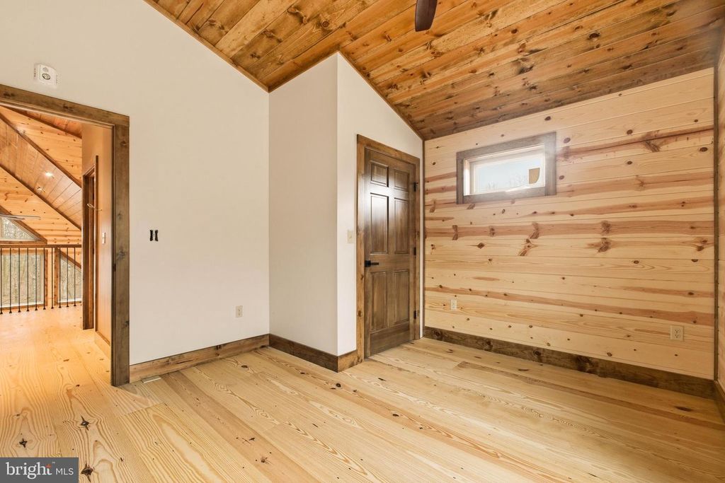 Image 26 of property listing at 2 NATURE RUN, Mc Henry, MD 21541