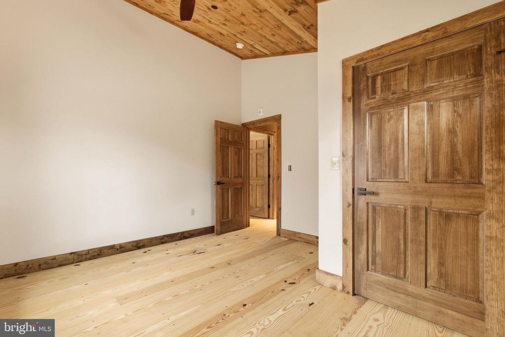 Image 27 of property listing at 2 NATURE RUN, Mc Henry, MD 21541