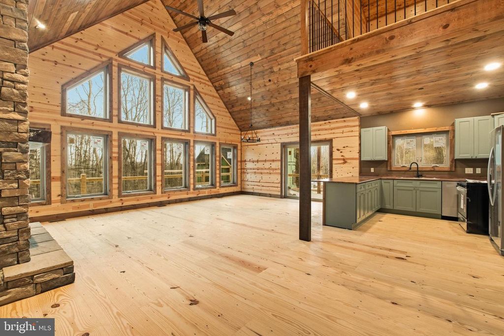 Image 3 of property listing at 2 NATURE RUN, Mc Henry, MD 21541