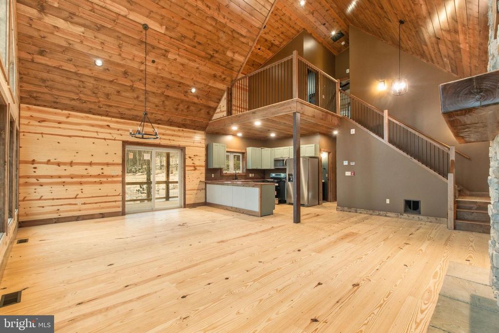 Image 4 of property listing at 2 NATURE RUN, Mc Henry, MD 21541