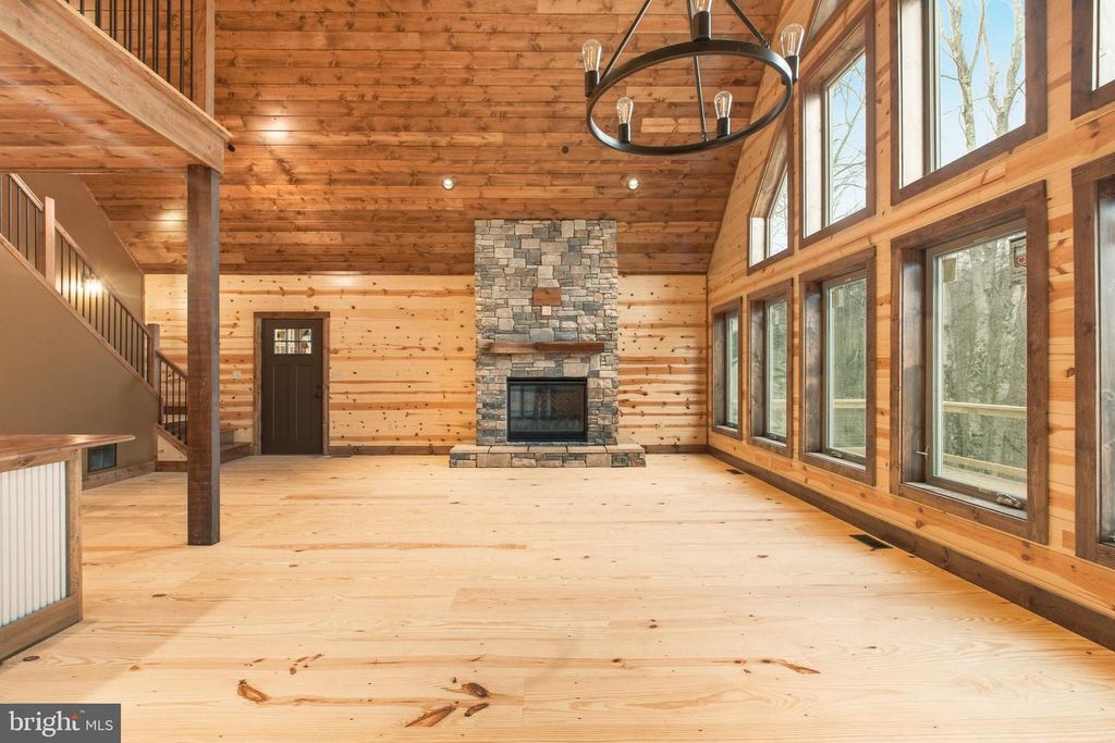 Image 8 of property listing at 2 NATURE RUN, Mc Henry, MD 21541