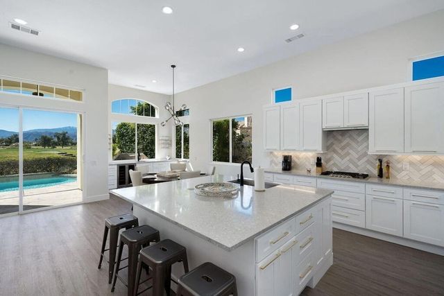 71 Via Las Flores, Rancho Mirage, CA 92270