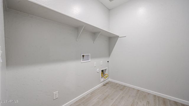 23069 W IRMA Lane, Surprise, AZ 85387