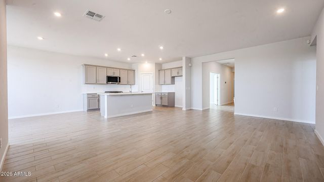 23069 W IRMA Lane, Surprise, AZ 85387