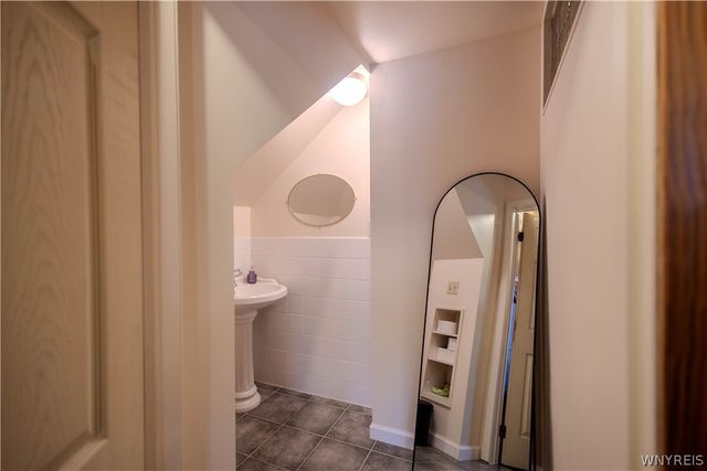 5924 Broadway Street, Lancaster, NY 14086