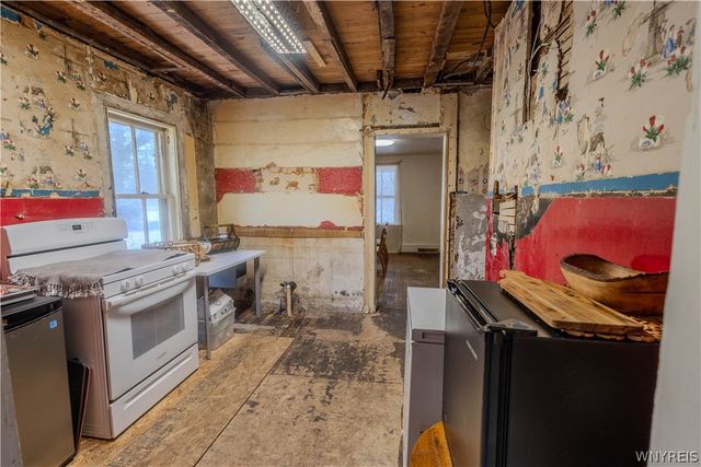 5924 Broadway Street, Lancaster, NY 14086