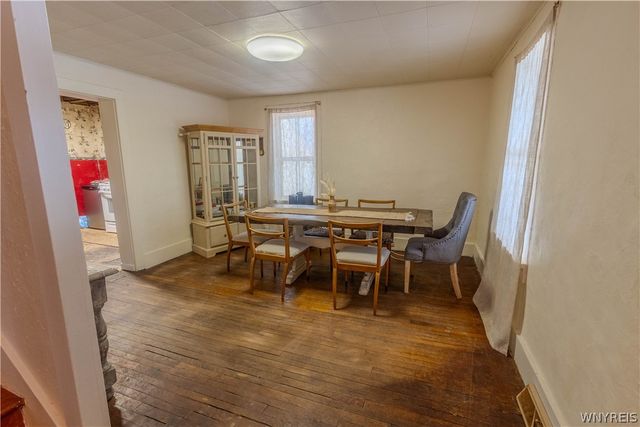 5924 Broadway Street, Lancaster, NY 14086