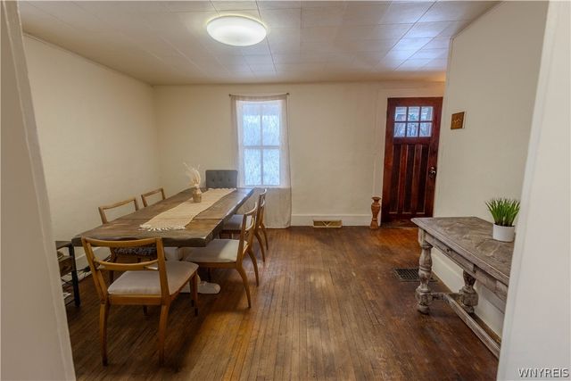 5924 Broadway Street, Lancaster, NY 14086