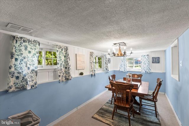 2963 SPRING VALLEY RD, Lancaster, PA 17601