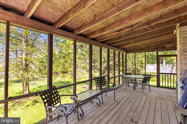 2963 SPRING VALLEY RD, Lancaster, PA 17601