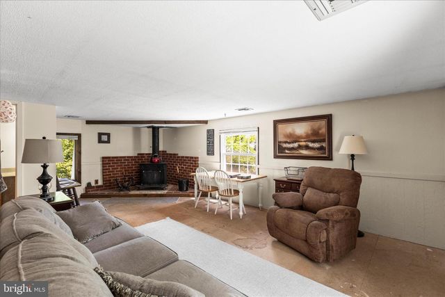 2963 SPRING VALLEY RD, Lancaster, PA 17601