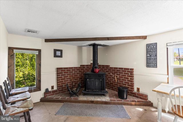 2963 SPRING VALLEY RD, Lancaster, PA 17601