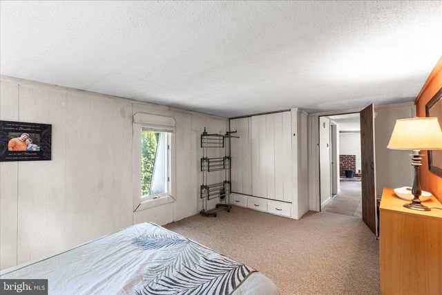 2963 SPRING VALLEY RD, Lancaster, PA 17601