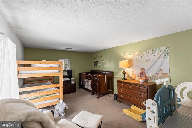 2963 SPRING VALLEY RD, Lancaster, PA 17601
