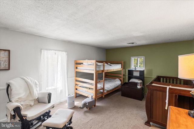 2963 SPRING VALLEY RD, Lancaster, PA 17601