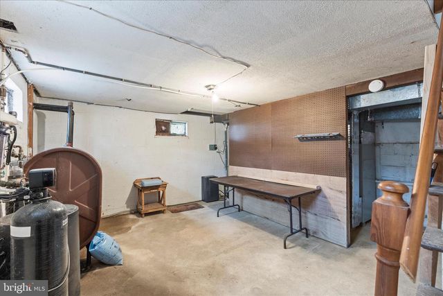 2963 SPRING VALLEY RD, Lancaster, PA 17601