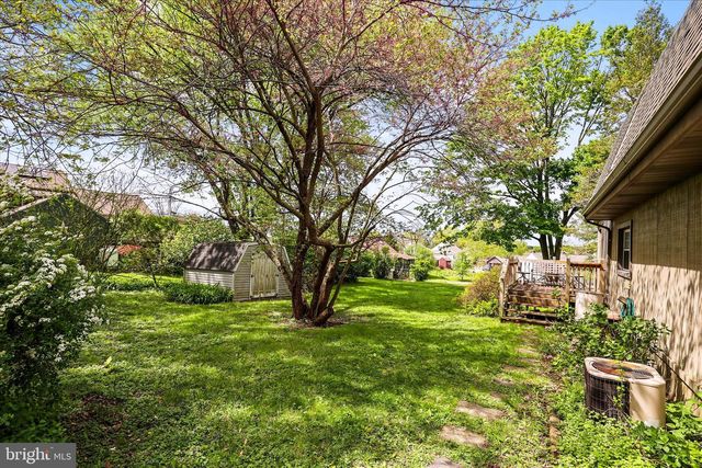 2963 SPRING VALLEY RD, Lancaster, PA 17601