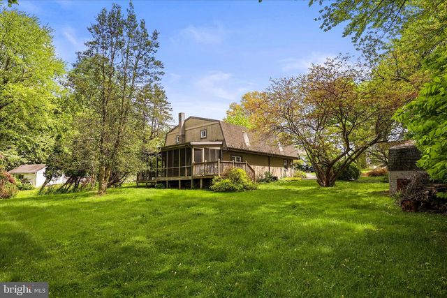 2963 SPRING VALLEY RD, Lancaster, PA 17601