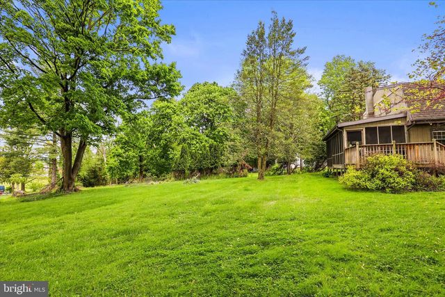 2963 SPRING VALLEY RD, Lancaster, PA 17601