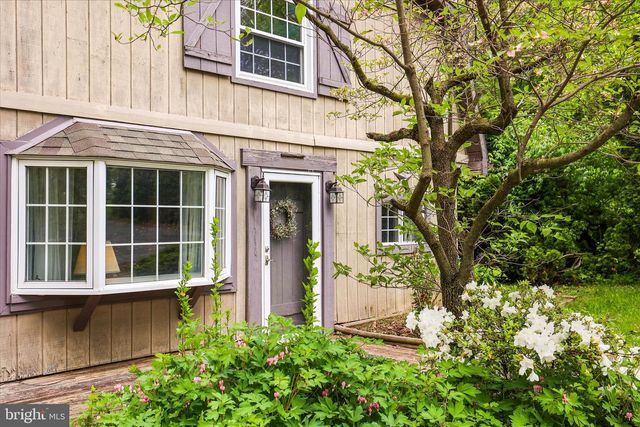2963 SPRING VALLEY RD, Lancaster, PA 17601