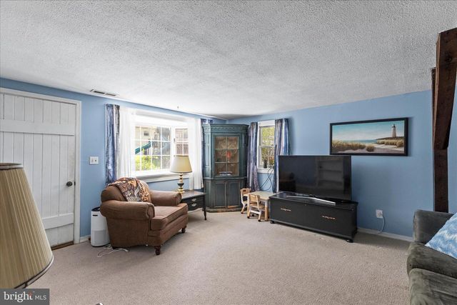 2963 SPRING VALLEY RD, Lancaster, PA 17601