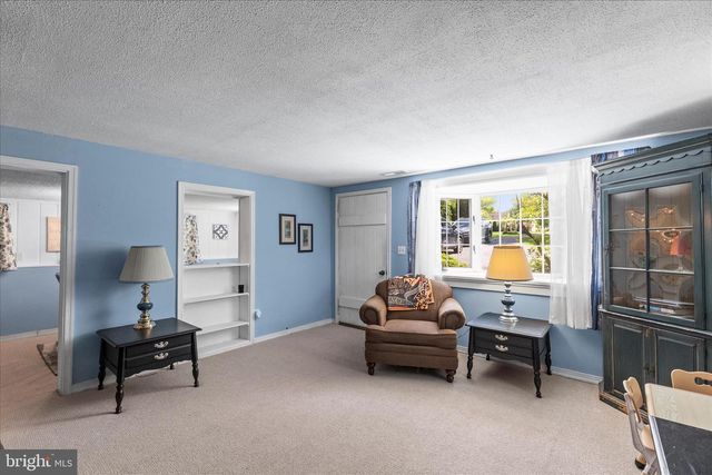 2963 SPRING VALLEY RD, Lancaster, PA 17601