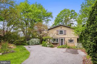 2963 SPRING VALLEY RD, Lancaster, PA 17601