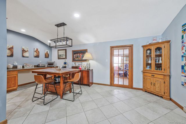 14 Mount Wilson Avenue, Farmingville, NY 11738